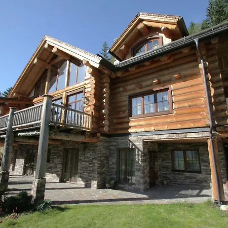 Domek alpejski In With 2 Saunas *